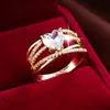 Anillo de Moda de Banda Ancha con Diseño de Líneas Cruzadas y Circonia en Forma de Corazón, Estilo Lujo Ligero, Anillo Dulce y Fresco para Mujer, Exclusivo Transfronterizo