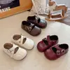 Mocasines de suela blanda para niñas, zapatos pequeños de piel, zapatos infantiles primavera-verano 2026, zapatos para bebé niña, bailarinas bajas de princesa para niña pequeña