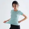 Top deportivo de manga corta para mujer, ajustado, hermoso, de secado rápido, para yoga, ceñido, adelgazante, ropa profesional para fitness, conjunto de verano para correr
