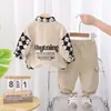 Novedad de Temporada Ropa Exterior con Estampado Completo en Forma de Diamante con Solapa Inglesa para Niños Traje para Bebé Estilo Coreano Tres Piezas Otoño Venta Directa