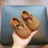 Sandalias de Punta Cerrada Estilo Verano 2026 Zapatos Huecos para Niños Pequeños Zapatos para Bebés Moda Suela Suave Zapatos de Playa para Niños Lindos Niños