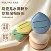 El Fabricante Produce Base de Maquillaje tipo Macaron Ultra Suave con Gotas de Agua Grandes, la Cual es Extremadamente Suave y se Adhiere Bien, y No es Fácil que Absorba Polvo, Adecuada para Uso Tanto Seco como Húmedo