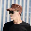 Gorra plana para hombres, de mediana edad y mayores, gorra de béisbol de color sólido con visera corta, protección solar para exteriores, transpirable, adecuada para todas las estaciones, casual
