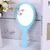 Espejo con Mango Electrochapado Retro Ovalado Estilo Europeo Espejo de Mano Patrón Espejo de Maquillaje Pequeño Portátil Estilo Antiguo Espejo Pequeño