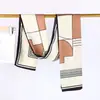 2025 Nuevo Bufanda de Algodón y Lino con Bloques de Color Sencillos Letra Om Estilo Coreano de Moda para Viaje Protector Solar de Gasa