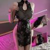Cheongsam de Veludo Floral com uma Vibe Sedutora, Fenda Alta Sexy Transparente, Lingerie Erótica Estilo Tinta, Cheongsam com Cadarço Qqny