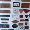 Ropa/Bolsos de Marca de Moda Etiquetas Personalizadas de Cuero Sintético Etiquetas de Cuero PU Proceso de Serigrafía/Estampado en Caliente Jyytr