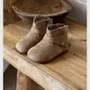 Botas de invierno para niñas, estilo nuevo, a la moda y retro, con suelas suaves, cálidas, ligeras y antideslizantes, adecuadas para condiciones de nieve