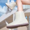 Em nome de botas de chuva de moda transfronteiriça, botas de água femininas antiderrapantes de cano médio, botas de água, botas de chuva de cano curto, sapatos de cozinha para lavagem de carros, sapatos de borracha, comércio exterior
