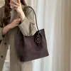 Bolso de hombro grande de ante vintage modelo nuevo invierno 2026 para uso diario con bolsa accesoria para debajo del brazo