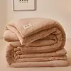 Colcha de veludo de leite de inverno, espessa para aquecimento, adequada para dormitórios estudantis, enchimento de colcha tamanho solteiro, atacado para presentes