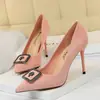 825-9 precio especial para zapatos sueltos (Este está agotado sin reposición)