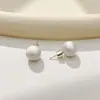 Pendientes de Bola de Metal Cepillado de Lujo Ligero y de Alta Gama para Mujer, Pendientes con Aguja de Plata S925, Estilo Nuevo, Personalizados, Modernos, Pendientes de Nicho