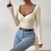 Bai Fen Zhi YiTEMU2026 Nuevo Mono Casual Simple con Ribete de Color Contrastante, Cuello en V, Manga Larga acanalada