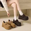 Sapatos casuais femininos de algodão com plataforma de sola grossa, estilo retro, para Outono/Inverno 2026, com aumento de altura, mocassins slip-on com forro de fleece, novos sapatos casuais