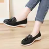 Novidade de Primavera Estilo Versátil Confortável para o Dia a Dia Sapatos Casuais com Solas Macias Que Não Cansam Seus Pés, Mocassins Slip-On, Sapatos de Mãe, Sapatos Bean