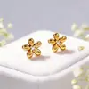 Pendientes de Acero de Titanio Transfronterizos con Forma de Flor de Cinco Pétalos Incrustados de Diamantes, Pendientes Sencillos de Acero Inoxidable Bicolor Dorado y Plateado que No se Desvanecen para Mujer, Stock Listo de Fábrica