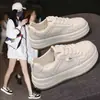 Tênis de Cano Baixo Panda Preto e Branco Feminino 2026 Novo Outono Casual Versátil Couro Macio Sapatos Brancos Estudante Sola Grossa Tênis de Board Esportivo