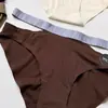 Roupa Íntima Confortável de Menina Sexy e Quente Estilo Esportivo Europeu e Americano Pele de Mãe Respirável Cuecas de Algodão Femininas 1801K