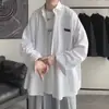 Camisa de Manga Larga Simple Artística de Primavera y Otoño para Hombre Estilo Hong Kong Versátil Holgada Casual Sentido del Diseño Moda Hip-hop Callejera