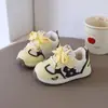 Zapatos para niños pequeños, estilo primavera y otoño, zapatos para bebés suaves, de suela antideslizante, zapatillas deportivas transpirables de malla para niñas