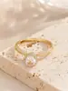 Anillo de Lujo Ligero Corona de Cobre Incrustado con Diamantes para Mujer, Color Dorado y Plateado, Anillo Sencillo Individual con Fila de Diamantes, Joyería Versátil y Elegante, Suministro Directo del Fabricante