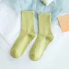 Calcetines de otoño e invierno para mujer hasta la mitad de la pantorrilla, color liso, estilo japonés y coreano, estilo universitario, color caramelo, calcetines deportivos de algodón para pareja hasta la pantorrilla