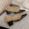Sapatos de Couro Bovino com Pelo e Borda Aberta com Contas Inverno 2025 Bico Fino com Forro de Lã Slip-On para Mulheres Salto Grosso Quente Sapatos Pequenos de Couro de Salto Alto