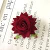 Rosa de Terciopelo Artificial de Alta Calidad Diámetro 9cm Cabeza Mediana Material DIY Decoración de Ropa Exportación Hecho a Mano