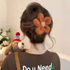Pinza para el Cabello de Pato de Felpa Floral para Otoño e Invierno para Mujeres 2025 Nuevo Estilo de Gama Alta Pinza de Pato para la Parte Trasera del Cabello Accesorio para Moño
