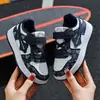 Tênis Infantil Pato Amarelo e Panda Preto e Branco, Coleção Nova Primavera/Outono 2026, Cabedal em Couro, Sapatos Casuais para Meninas e Meninos