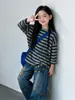 Conjunto de Outono 2026 para Meninas Novo Moda Listrado Infantil com Calça Jeans Conjunto de Duas Peças para Uso na Primavera e Outono de Meninas