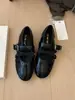 Sapatos rasos estilo coreano com tira elástica cruzada e fivela de metal, sapatos clássicos retrô universitários estilo balé com bico redondo