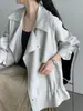 Então, para um look em tons de madeira, um Trench Coat Drapeado de Liocel Fosco para Mulheres, Blusa Solta de Comprimento Médio para Outono 5125