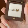 Pendientes de Gatito Lindo Estilo Dulce Fresco Estilo Marrón Pescado Seco para Mujer Estilo Coreano Retro Ins Nicho Pendientes Asimétricos Simples