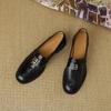 Mocasines de Piel de Oveja con Punta Redonda y Tacón Grueso 2026 Nuevos Retro Hebilla Metálica Slip-On Zapatos de Piel Tacón Bajo