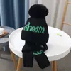 Chapéu de urso infantil para outono e inverno, chapéu de bebê quente à prova de vento, de algodão tricotado, com forro de fleece e cachecol espessado de design integrado