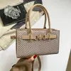 Bolso Cuadrado Pequeño de Mano con Textura Escarchada Retro para Mujer Otoño/Invierno 2026 Nuevo Elegante Versátil con Textura Bolso Pequeño de Hombro Cruzado