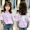 Camiseta de manga larga a rayas para niña, nueva colección de otoño 2026, top de algodón puro para bebés, camiseta interior infantil para otoño