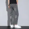Nuevos jeans casuales de otoño para hombre, corte skinny ajustado, modernos, a la moda, versátiles, jeans de pierna recta elásticos que alargan la figura.