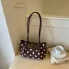 Bolsa Tote Pelúcia Camurça Feminina 2026 Nova Outono Merade Bolinhas Bolsa de Ombro Grande Capacidade para o Trabalho Bolsa Grande