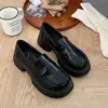 Venda Quente Estilo Britânico Sapatos Pequenos de Couro Femininos Outono 2026 Novo Japonês JK Versátil Sola Grossa Salto Bloco Antiderrapante Mocassins Sapatos Individuais