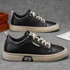 Zapatos para Hombre 2026 Primavera y Verano Nuevo Estilo Transpirables Versátiles Casuales para Hombre Slip-On Tenis Clásicos Cotidianos Casuales Zapatos Blancos