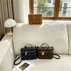 Bolso caja de alta gama estilo europeo y americano con cadena, bolso popular en línea para mujer, nuevo bolso versátil de moda para hombro y cruzado 2026