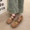 Sapatos Mary Jane de bolinhas da moda para mulheres, nova coleção de verão 2026, design de bico quadrado, elegantes e versáteis, perfeitos com vestidos, sapatos baixos