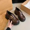 Zapatos de mujer de cuero estilo británico con tacón grueso, versátiles para primavera y otoño 2026, estilo universitario, mocasines Mary Jane de suela gruesa para aumentar la altura para mujeres menudas