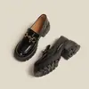 Zapatos retro de cuero negro con suela gruesa para mujer, nueva colección otoño 2026, cuero suave, cómodos, mocasines estilo británico