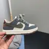 Zapatillas clásicas AJ de caña baja de cuatro colores, moda infantil moderna y versátil, zapatos casuales populares para otoño de 2026