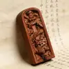 Colgante de madera de azufaifo alcanzada por un rayo con el talismán de Zhong Kui, la Espada del Dragón de los Cinco Truenos y el colgante de luz dorada del oficial espiritual del Gran Emperador Jinwu para decoración de coche