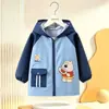 Jaqueta de plumas impermeável infantil, babador com capuz anti-sujeira para bebê, peça de outer wear, estiloso e pode ser usado como peça externa